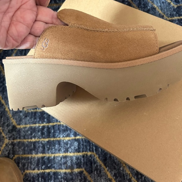 UGG Brown Women's Slide - Picture 6 of 8